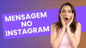 mulher com cara de assustada com "mensagem no instagram" ao fundo