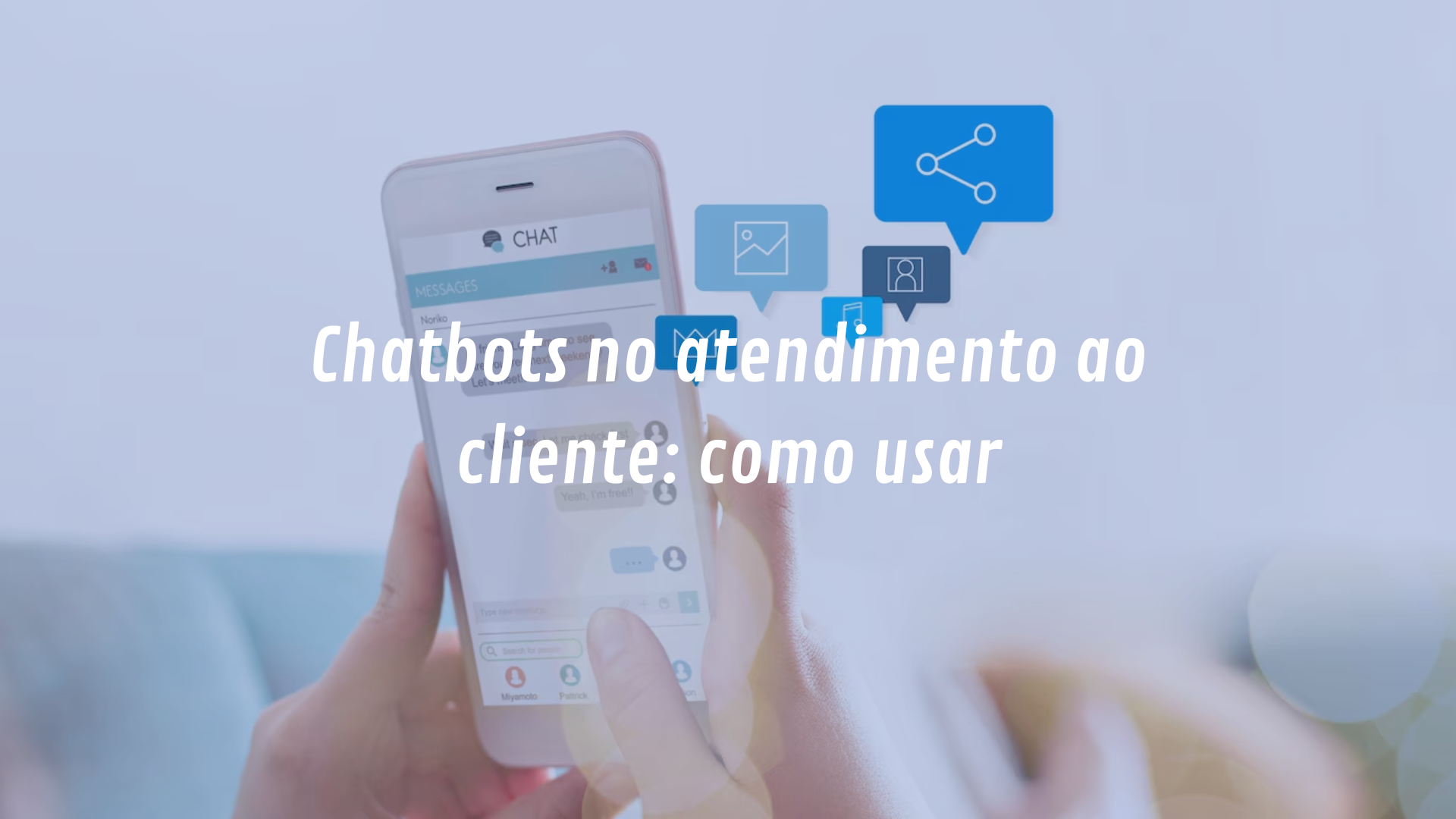 mãos mexendo em celular com ícones de mensagem saindo de tela